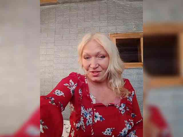 LizSage webcam