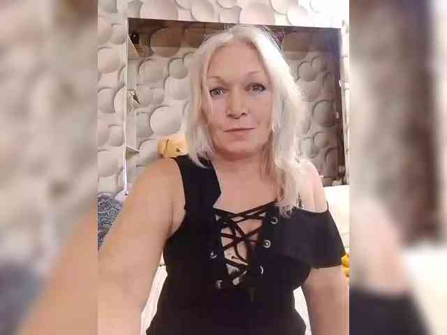 LizSage webcam
