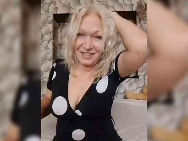 LizSage webcam