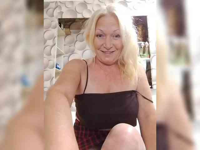 LizSage webcam