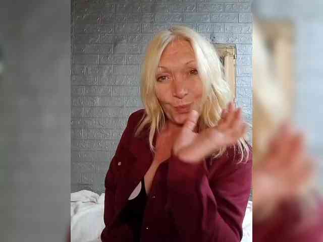 LizSage webcam