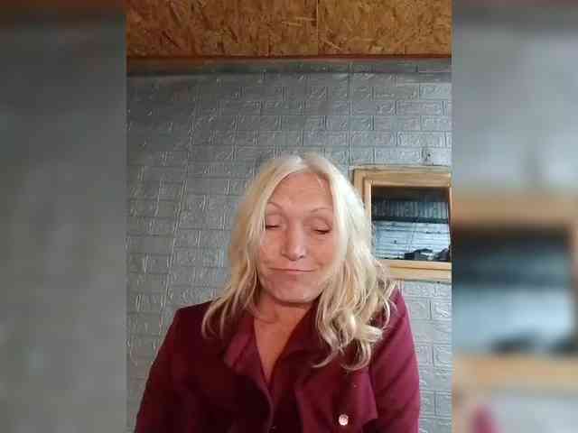 LizSage webcam