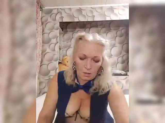 LizSage webcam