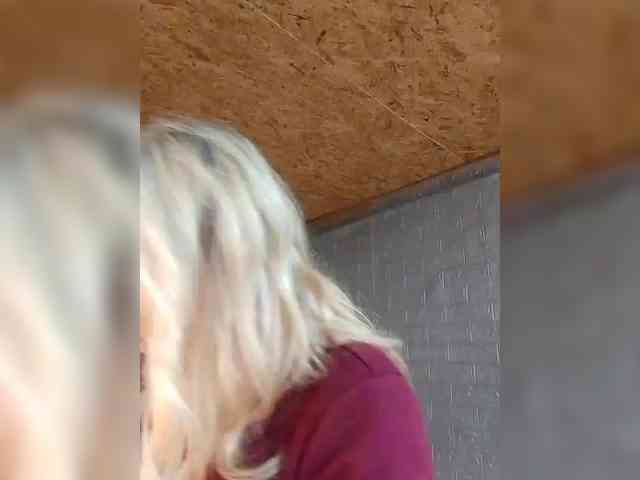 LizSage webcam