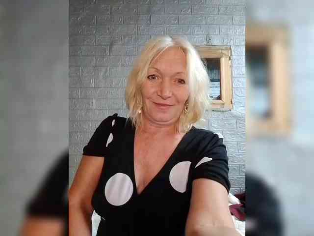 LizSage webcam