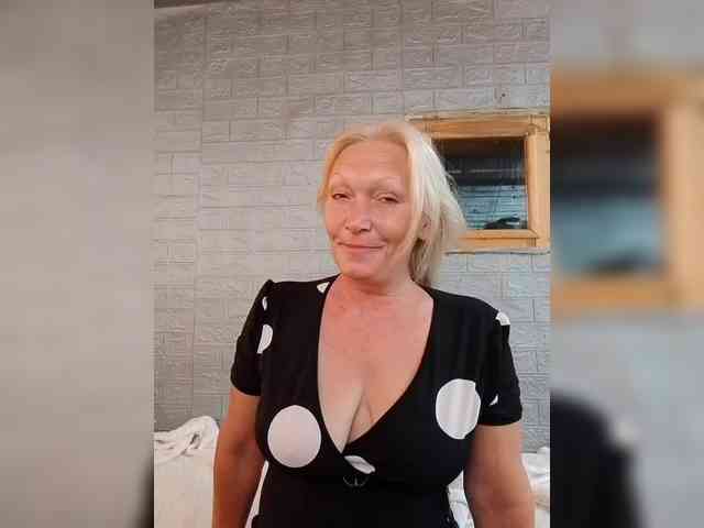 LizSage webcam
