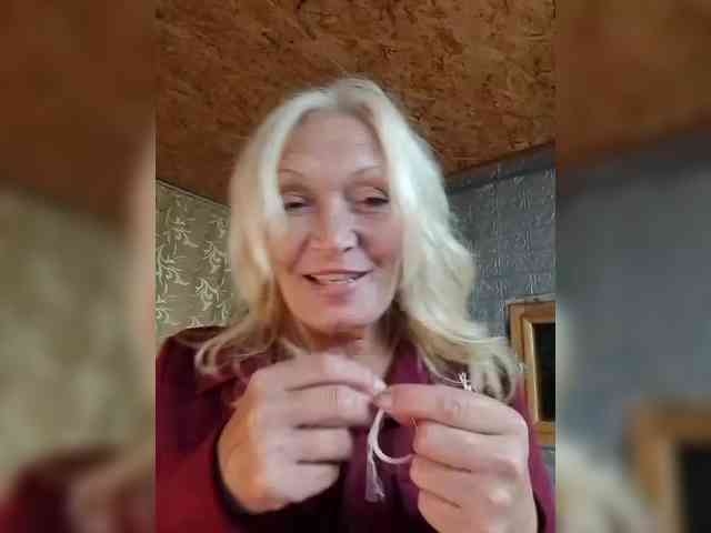 LizSage webcam
