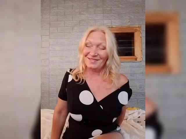 LizSage webcam
