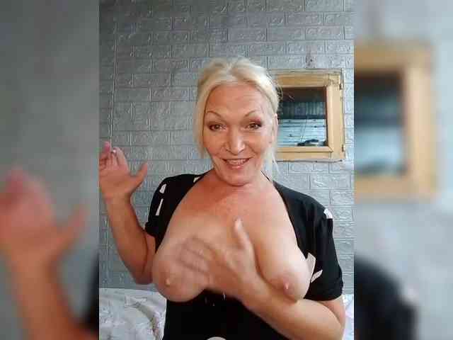 LizSage webcam
