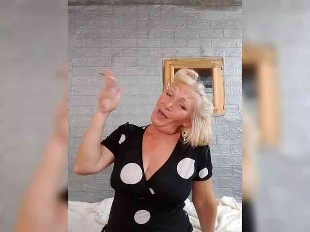 LizSage webcam