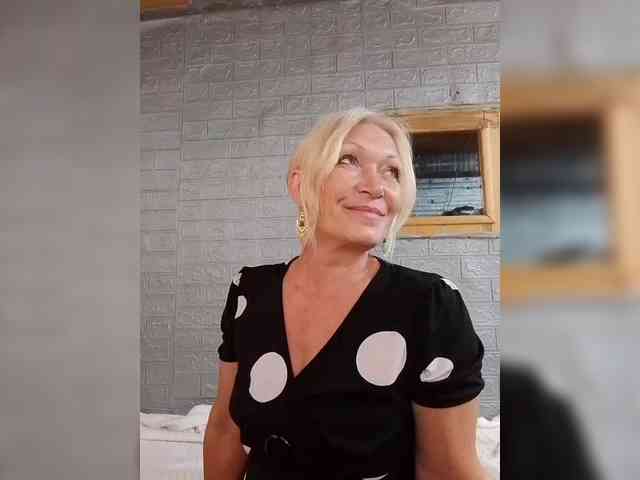 private live webcam LizSage