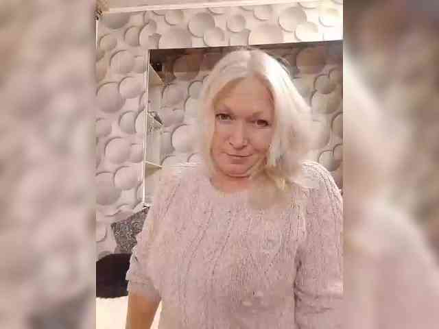 LizSage webcam