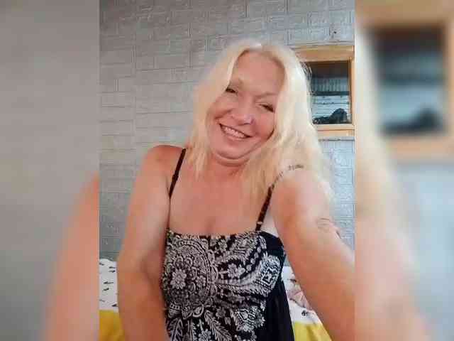 LizSage webcam
