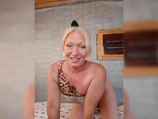 LizSage webcam
