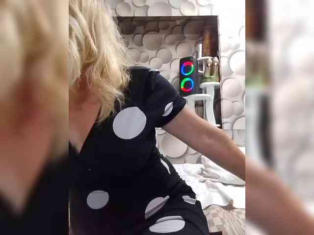 LizSage webcam