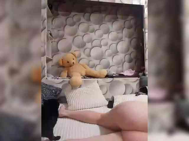 LizSage webcam
