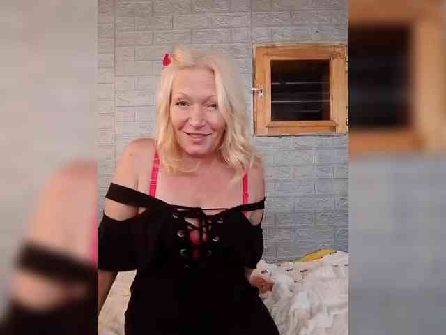 LizSage webcam