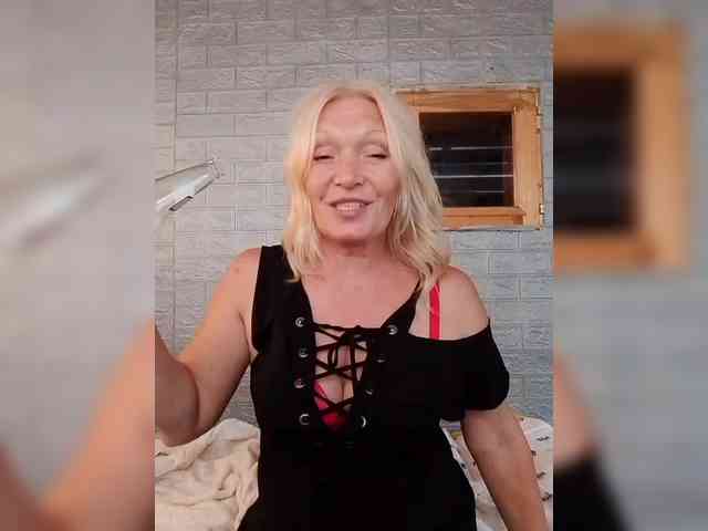LizSage webcam