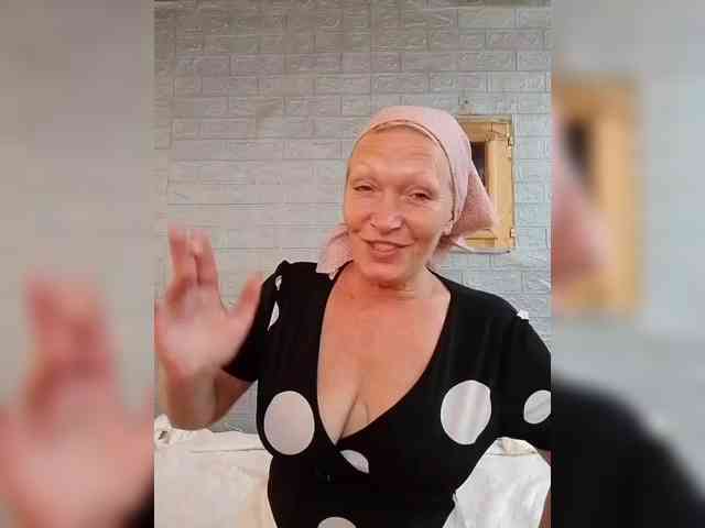 LizSage webcam