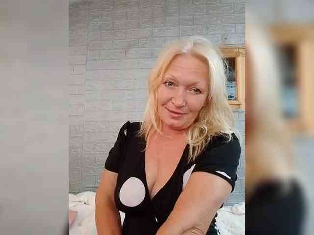 LizSage webcam