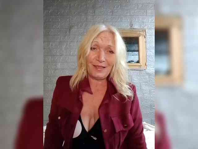 LizSage webcam