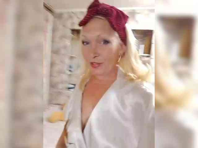 LizSage webcam