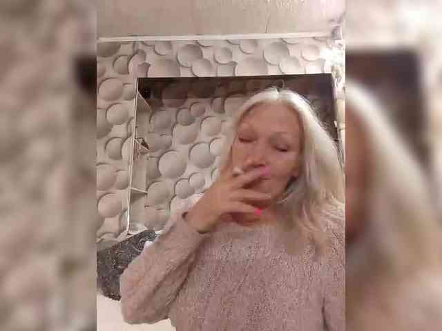 LizSage webcam
