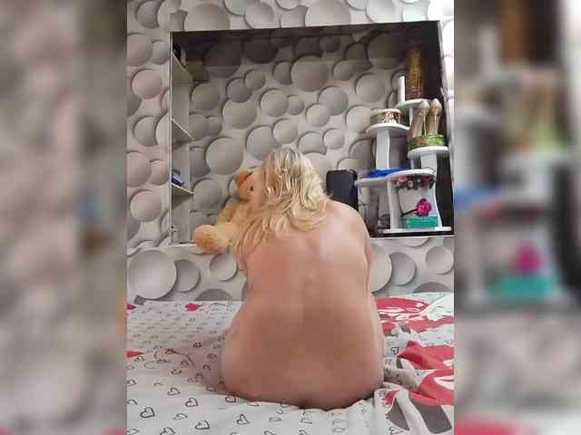 LizSage webcam