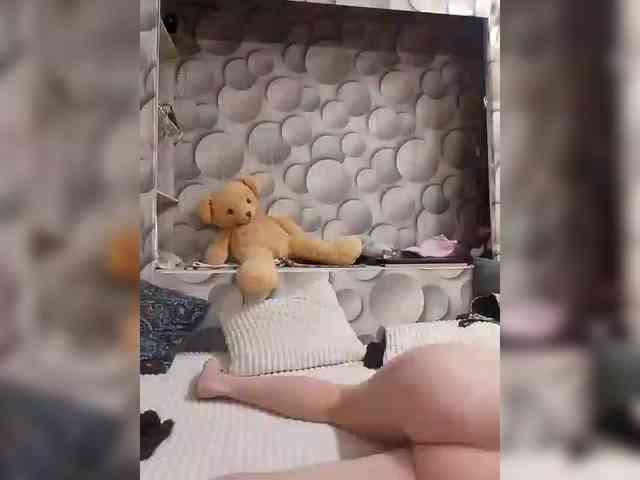 LizSage webcam