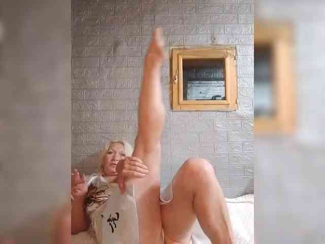 LizSage webcam