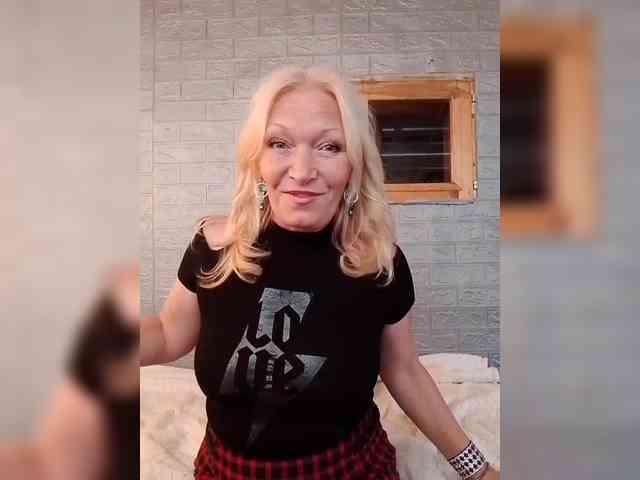 LizSage webcam