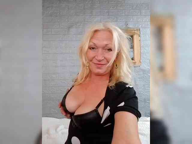 LizSage webcam