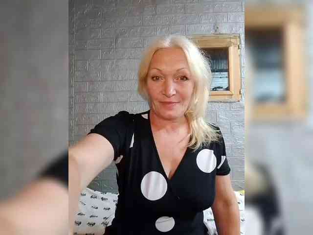 LizSage webcam