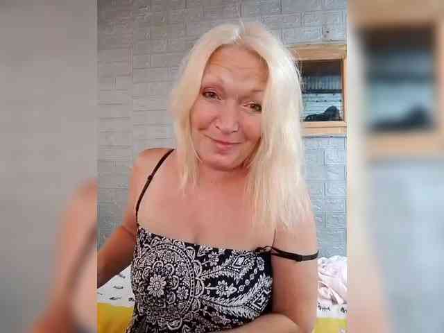 LizSage webcam