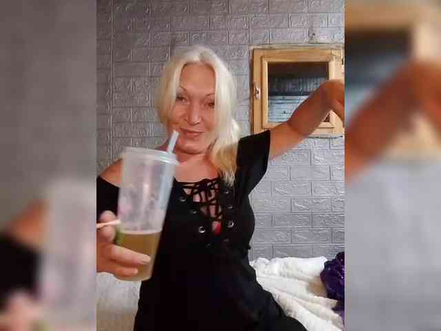 LizSage webcam