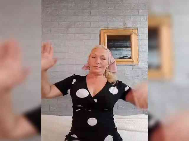 LizSage webcam