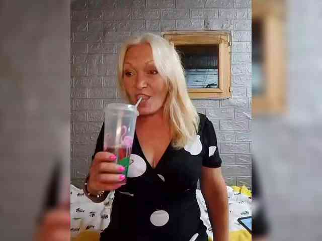 LizSage webcam