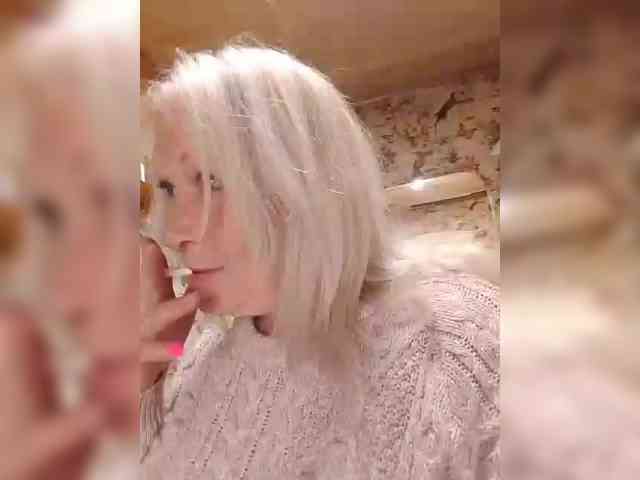 LizSage webcam