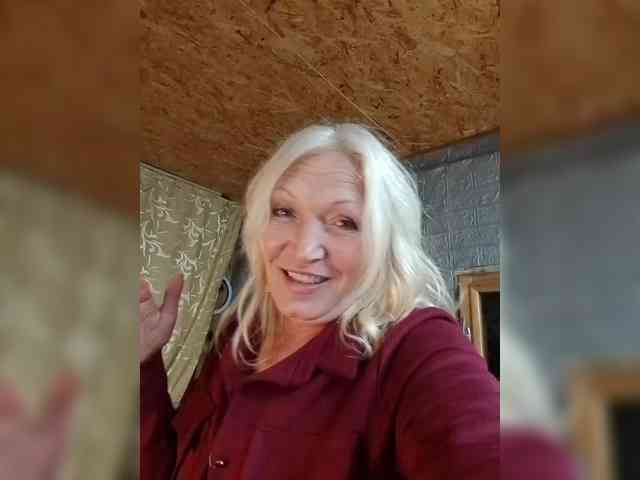LizSage webcam