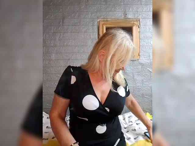 LizSage webcam