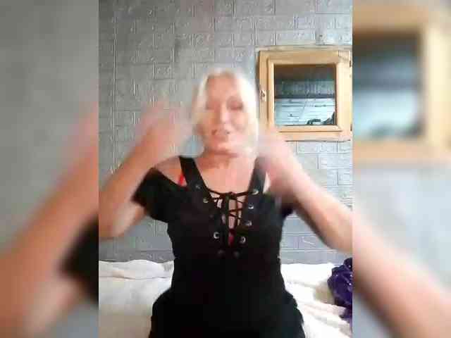 LizSage webcam
