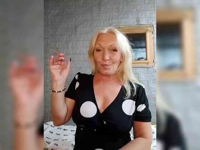 LizSage webcam