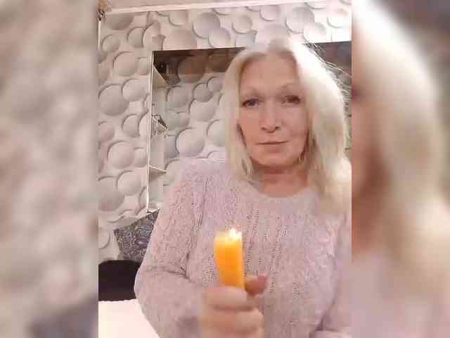 LizSage webcam