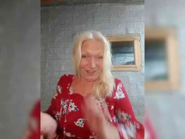 LizSage webcam