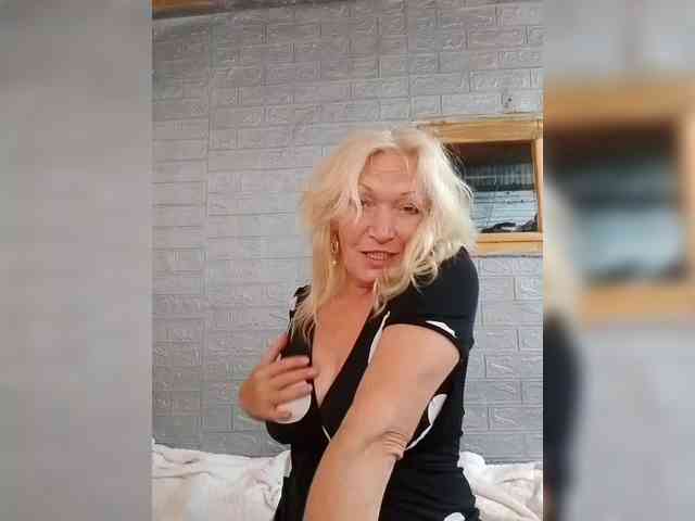 LizSage webcam