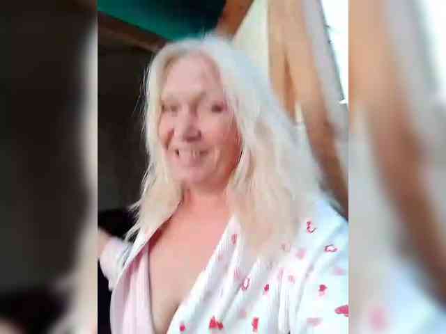 LizSage webcam