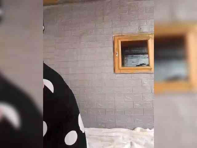 LizSage webcam