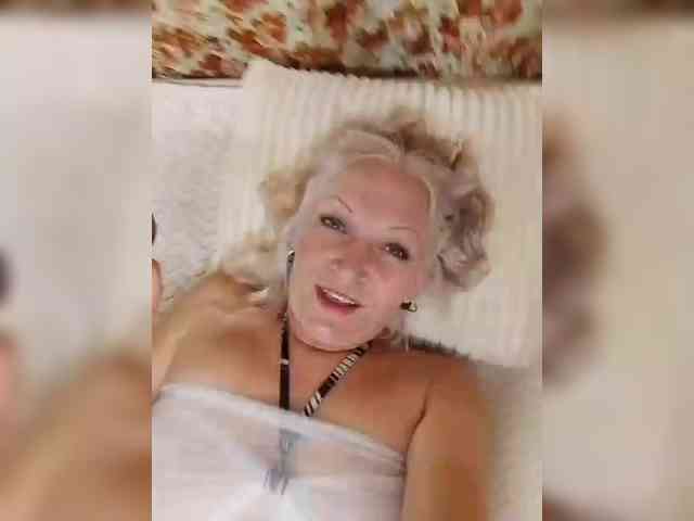 LizSage webcam