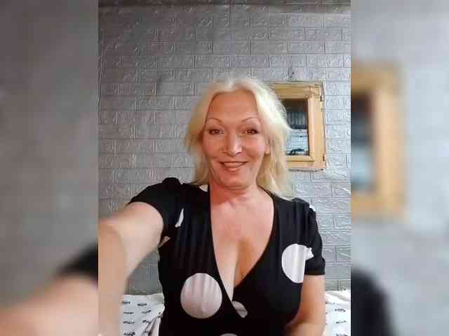 LizSage webcam