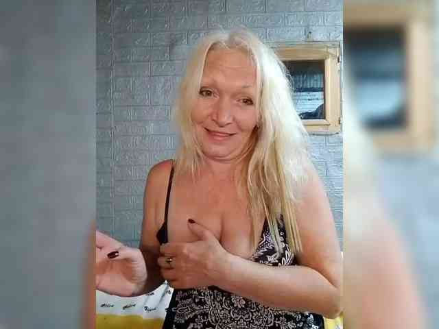 LizSage Live Webcam on BongaCams